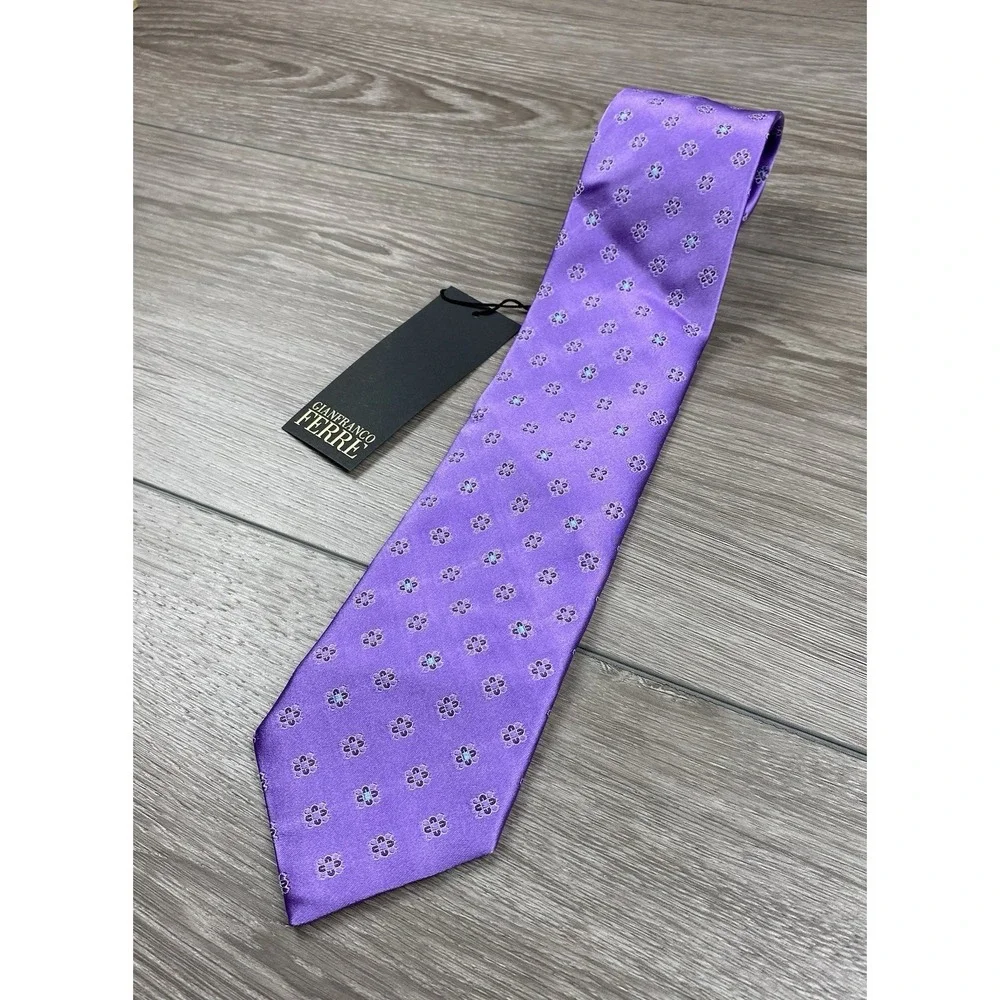 Gianfranco Ferre Men's 100% Silk Geometric Pattern Neck‎ Tie Purple New